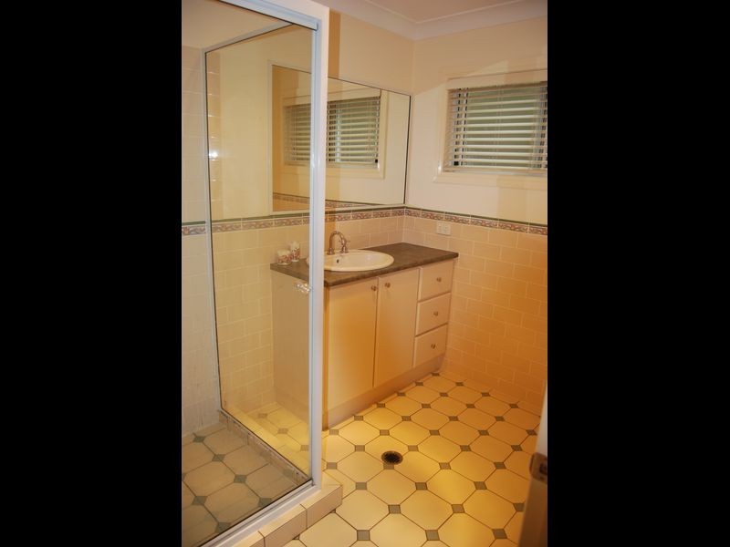 1/117 Kate Street, Indooroopilly QLD 4068