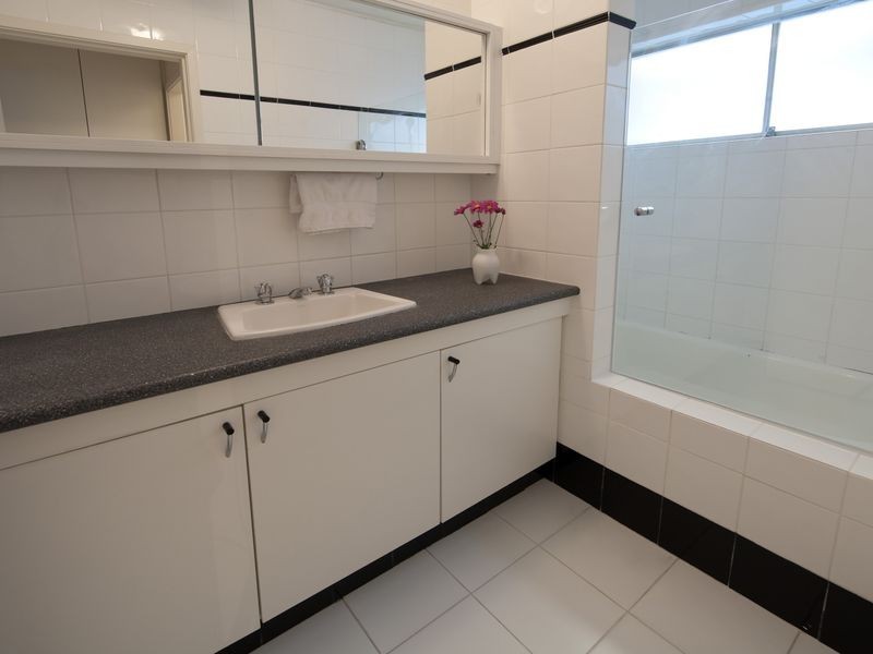 5/64 Swann Road, Taringa QLD 4068