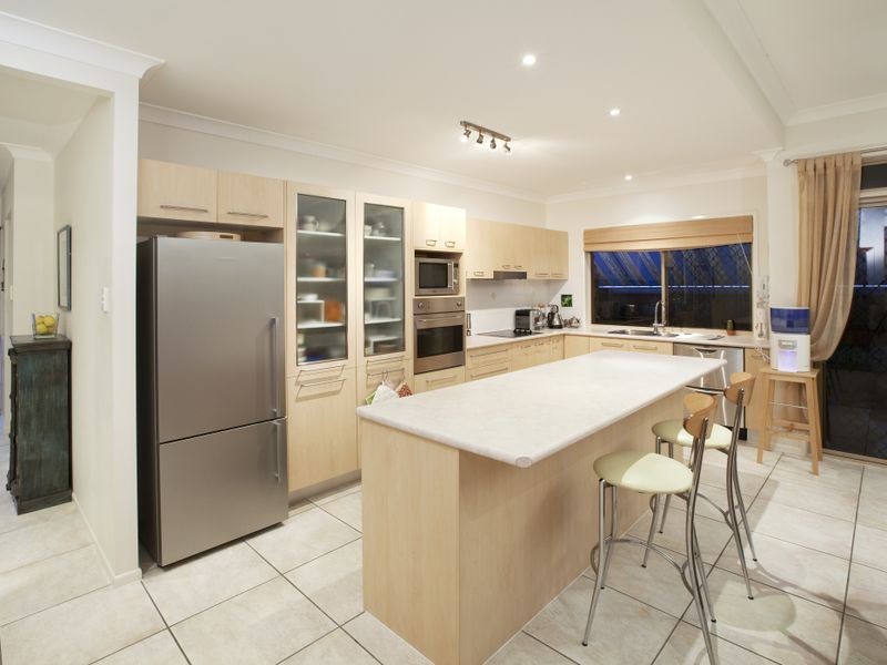 20 Jacksonia Drive, Seventeen Mile Rocks QLD 4073