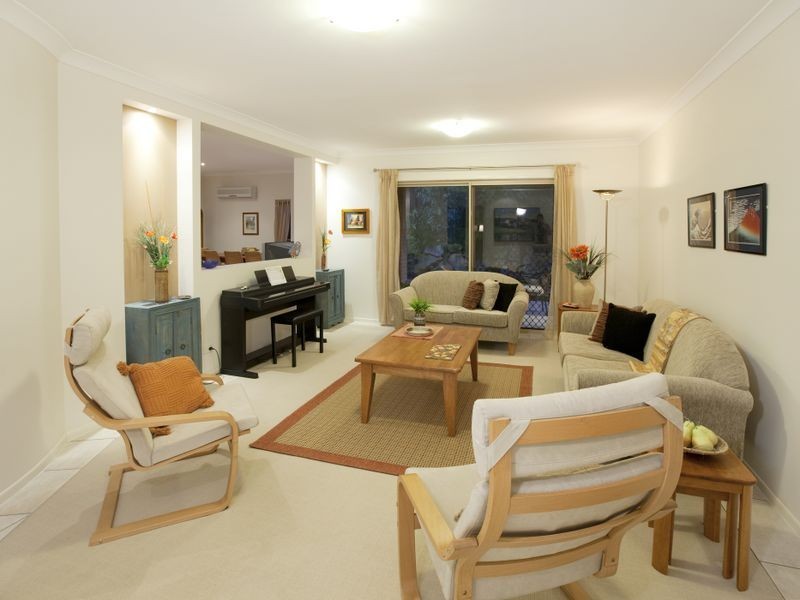 20 Jacksonia Drive, Seventeen Mile Rocks QLD 4073