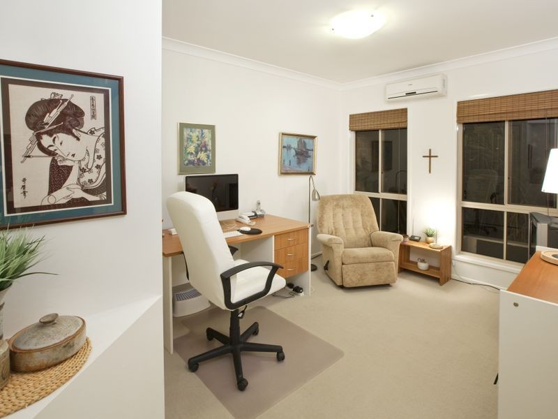 20 Jacksonia Drive, Seventeen Mile Rocks QLD 4073