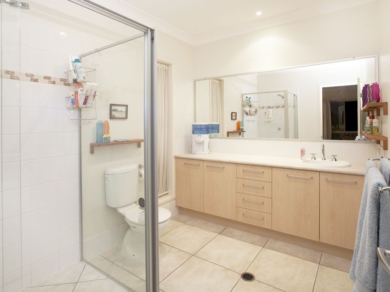 20 Jacksonia Drive, Seventeen Mile Rocks QLD 4073