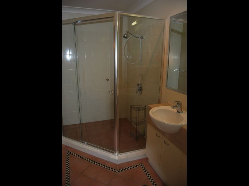 19/47 Newcomen Street, Indooroopilly QLD 4068