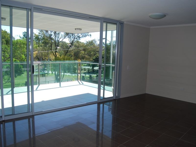 3/74 Dengate Lane, St Lucia QLD 4067