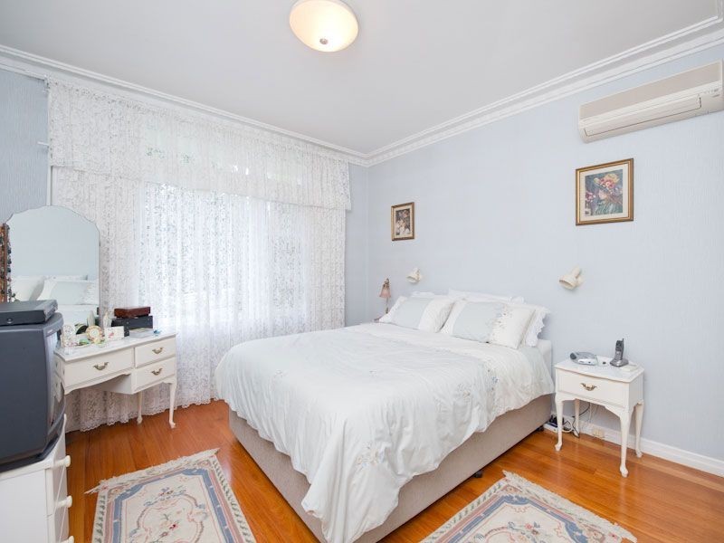 43 Coverdale Street, Indooroopilly QLD 4068