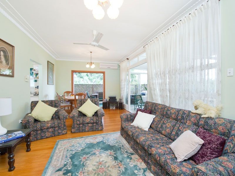 43 Coverdale Street, Indooroopilly QLD 4068