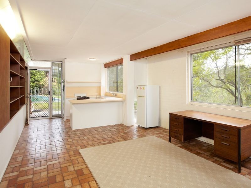 11 Elmira Street, Indooroopilly QLD 4068