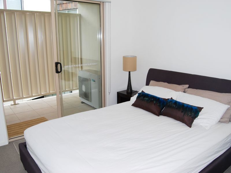 8/76 Durham Street, St Lucia QLD 4067