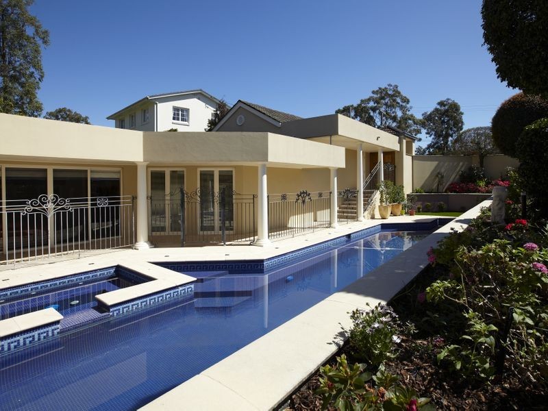 181 Hawken Drive, St Lucia QLD 4067