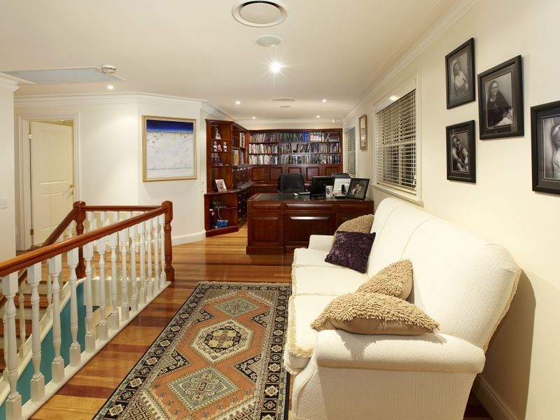 181 Hawken Drive, St Lucia QLD 4067