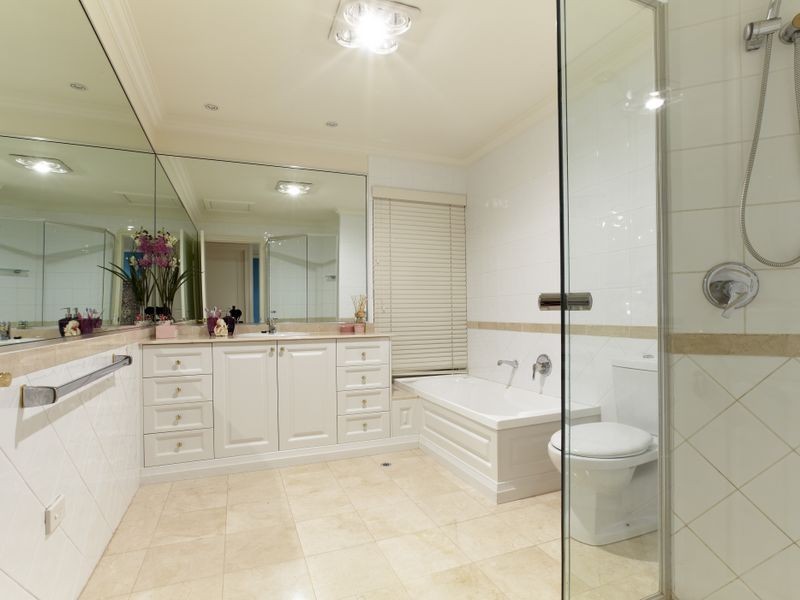 181 Hawken Drive, St Lucia QLD 4067