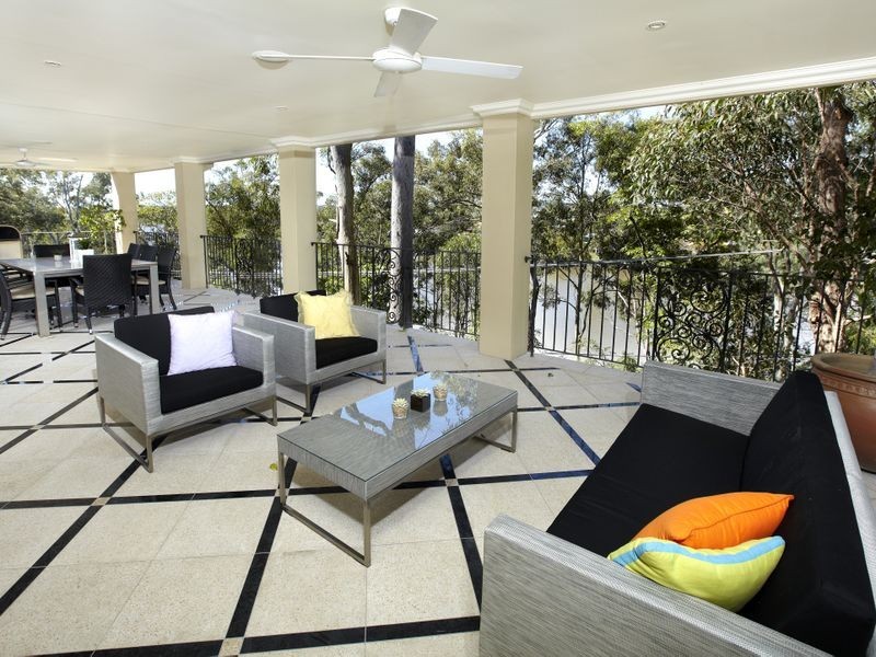 181 Hawken Drive, St Lucia QLD 4067