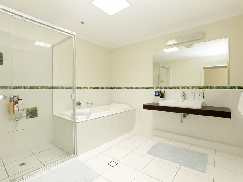 Sinnamon Park QLD 4073