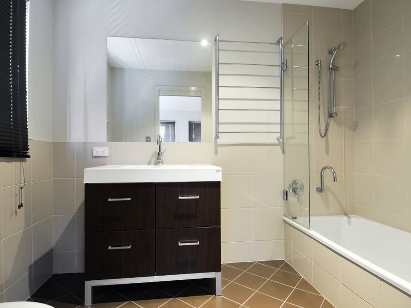 2/52 Miskin Street, Toowong QLD 4066