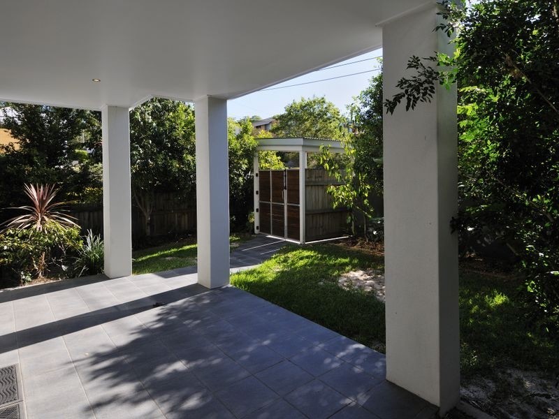 2/52 Miskin Street, Toowong QLD 4066