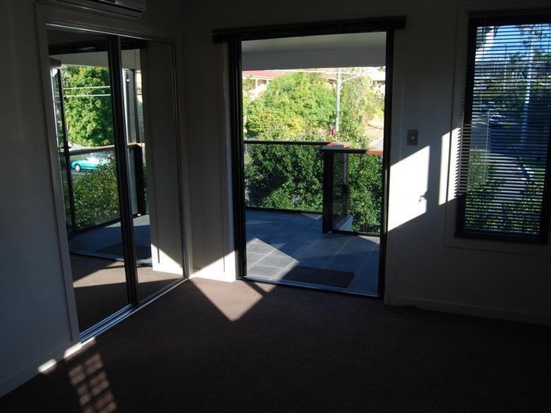 2/52 Miskin Street, Toowong QLD 4066