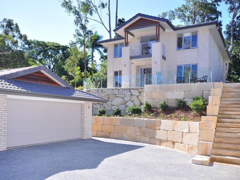 25 Hillside Terrace, St Lucia QLD 4067