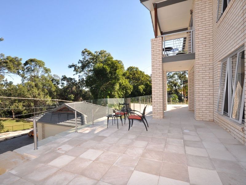 25 Hillside Terrace, St Lucia QLD 4067