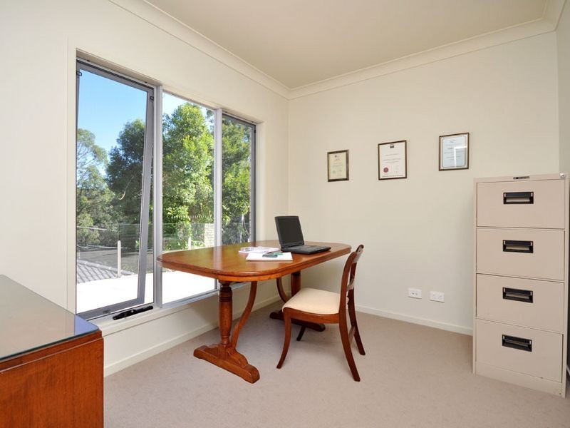 25 Hillside Terrace, St Lucia QLD 4067