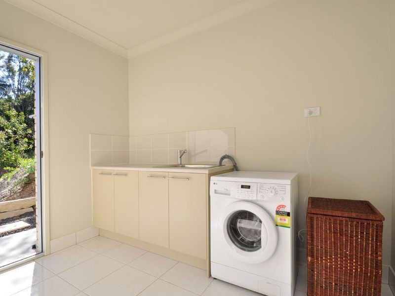 25 Hillside Terrace, St Lucia QLD 4067