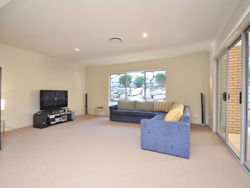 25 Hillside Terrace, St Lucia QLD 4067