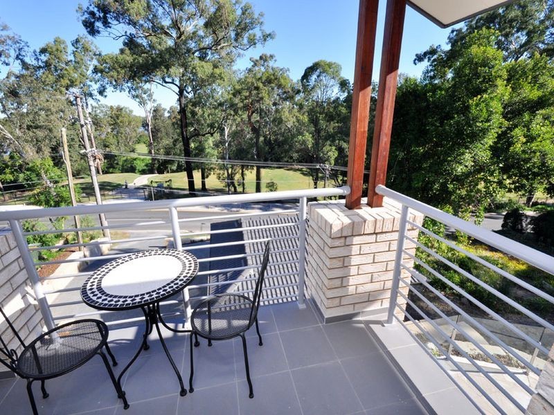 25 Hillside Terrace, St Lucia QLD 4067