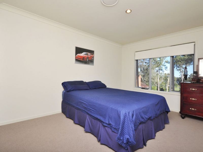 25 Hillside Terrace, St Lucia QLD 4067