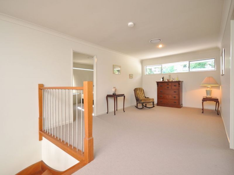 25 Hillside Terrace, St Lucia QLD 4067