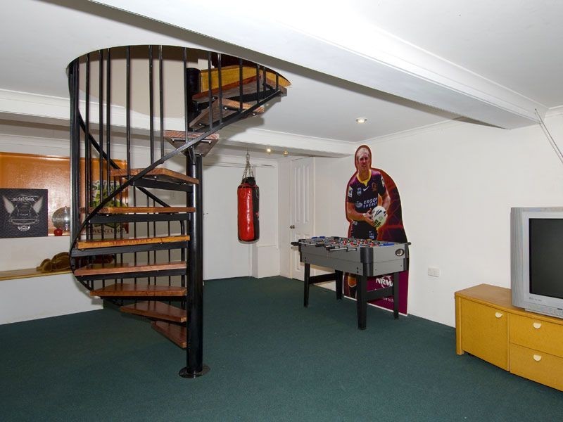 21 Dagmar Street, Holland Park West QLD 4121