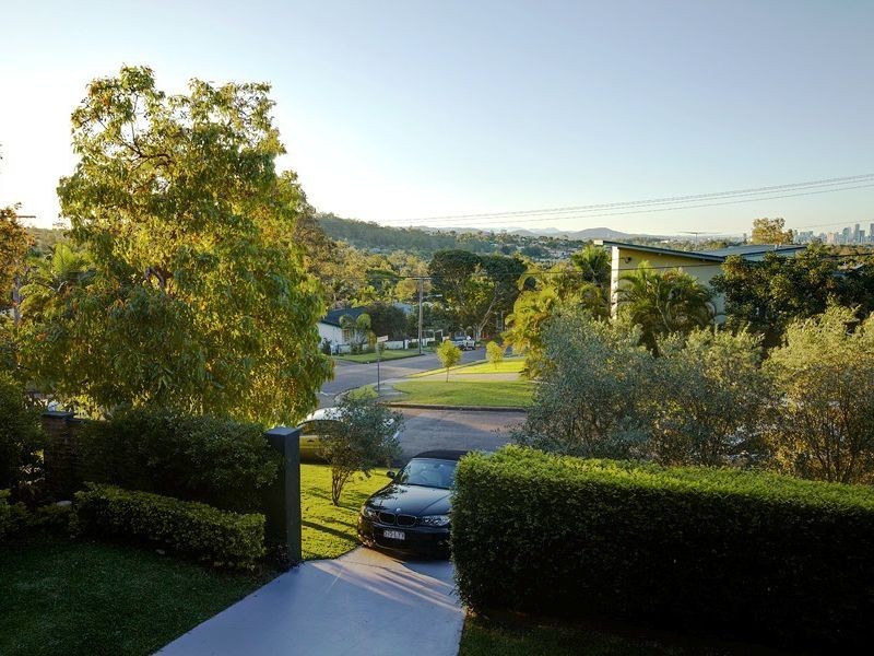 21 Dagmar Street, Holland Park West QLD 4121