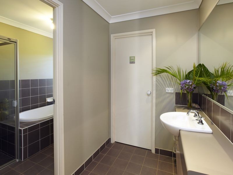 35 Glenwood Place, Moggill QLD 4070