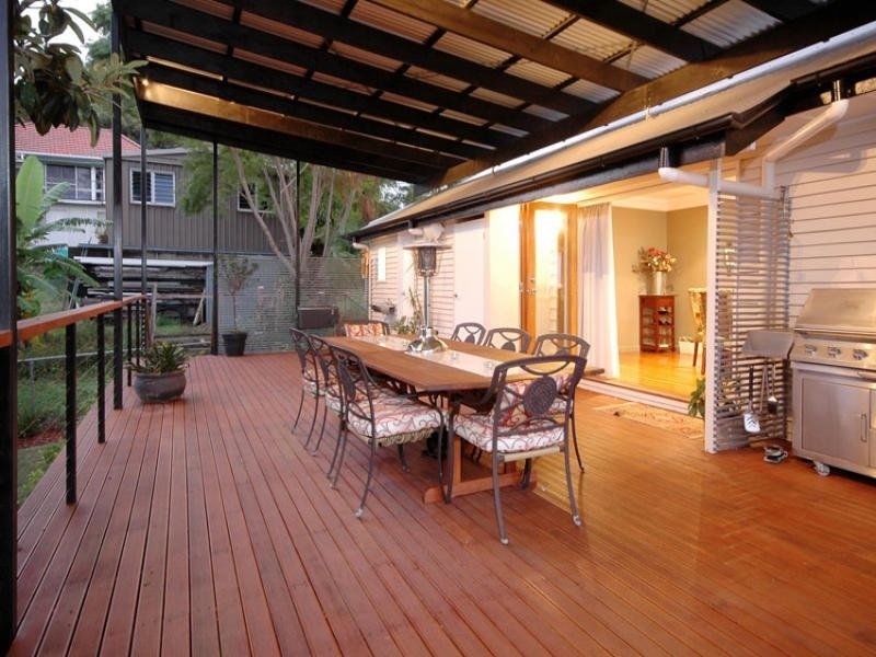 22 Barton Street, Holland Park West QLD 4121