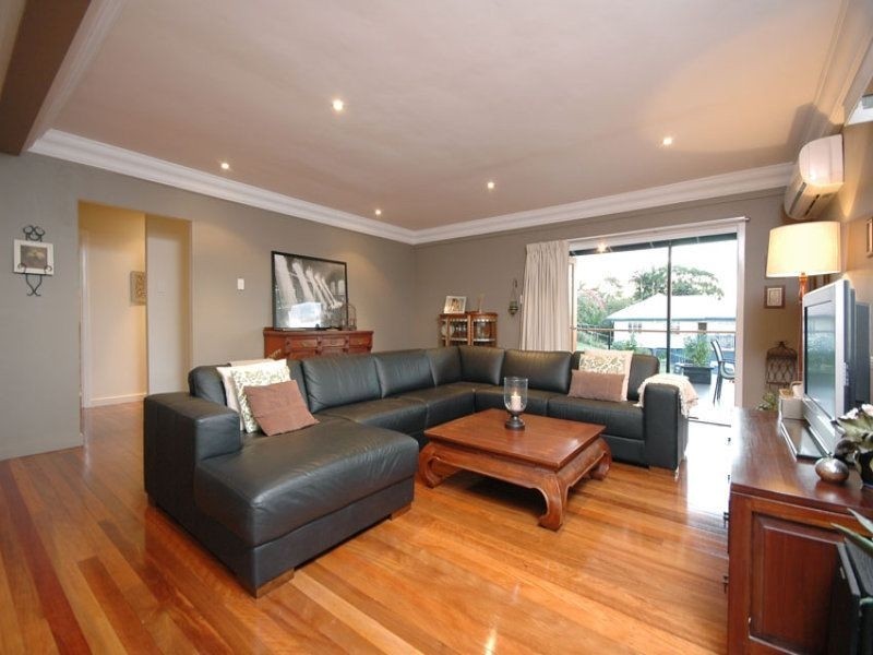 22 Barton Street, Holland Park West QLD 4121