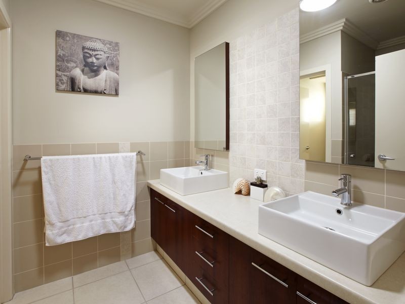 Sinnamon Park QLD 4073