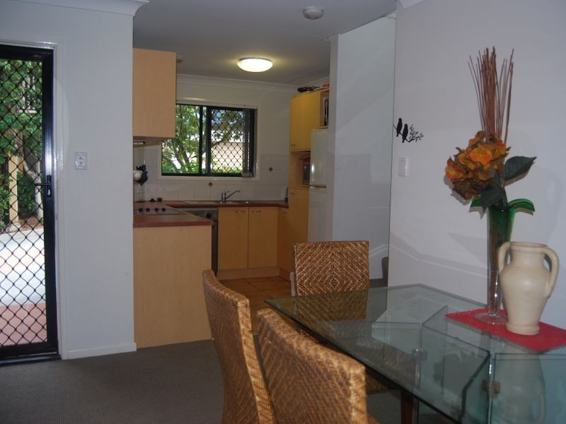 4/63 Coonan Street, Indooroopilly QLD 4068