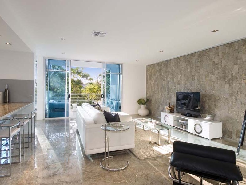37 Derby Street, Highgate Hill QLD 4101
