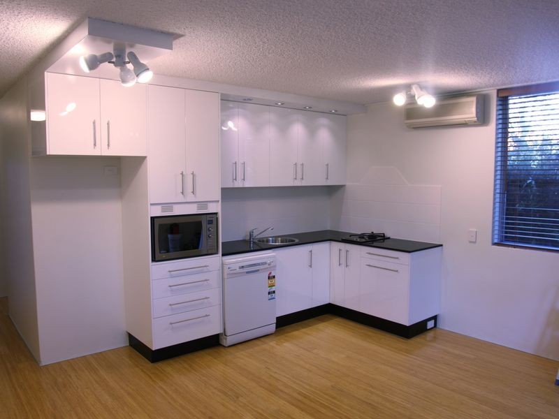 6/125 Clarence Road, Indooroopilly QLD 4068