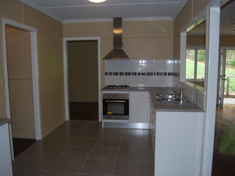 45 Burbong Street, Chapel Hill QLD 4069
