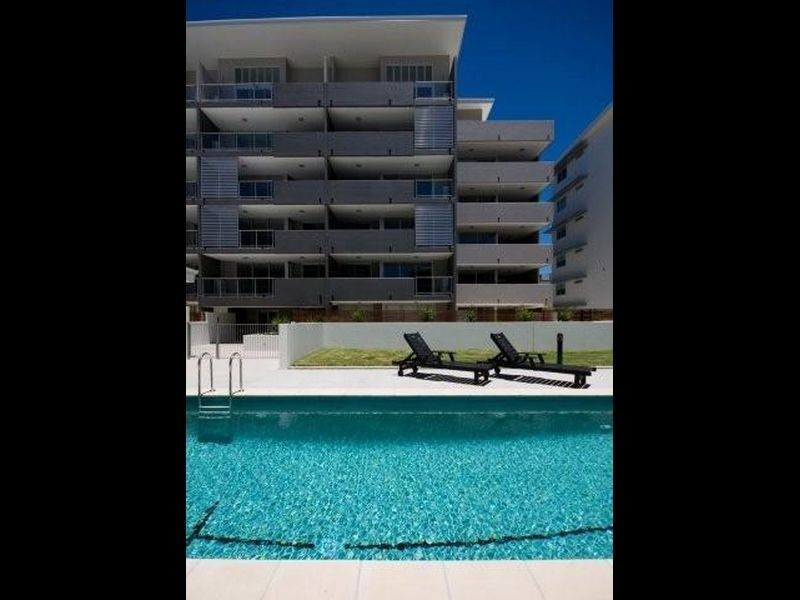 96/95 Clarence Road, Indooroopilly QLD 4068