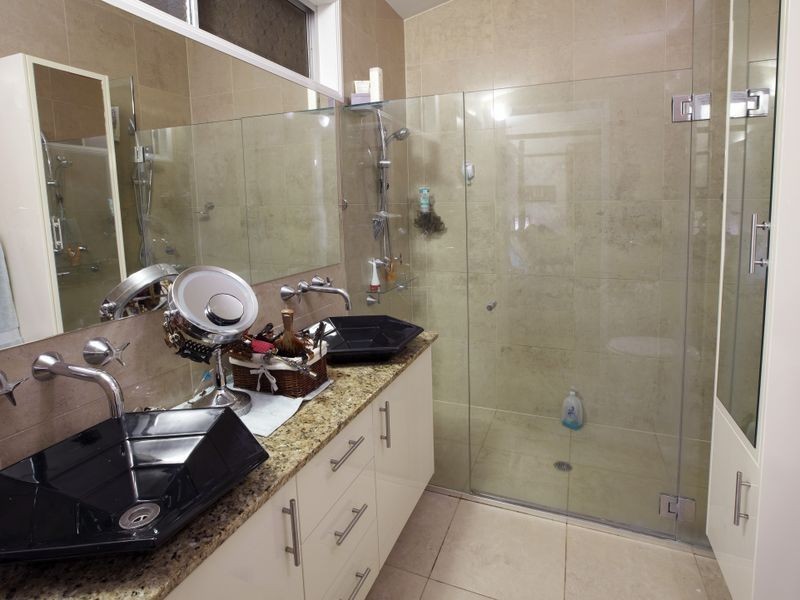 83 Oxford Terrace, Taringa QLD 4068