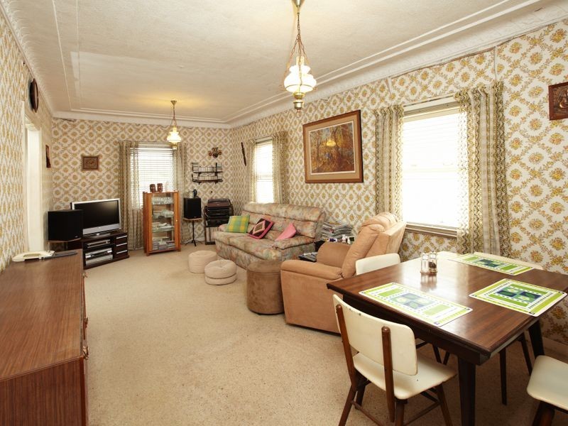 31 Essex Road, Indooroopilly QLD 4068