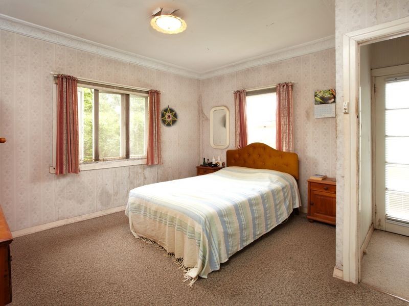 31 Essex Road, Indooroopilly QLD 4068