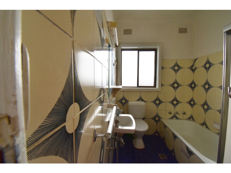 43 Tully Avenue, Liverpool NSW 2170