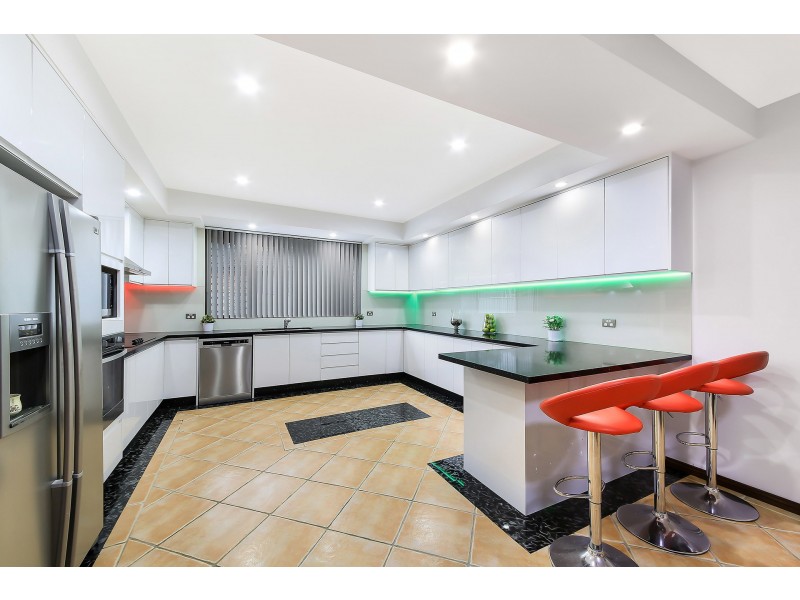 5 Moonbi Close, Greenfield Park NSW 2176