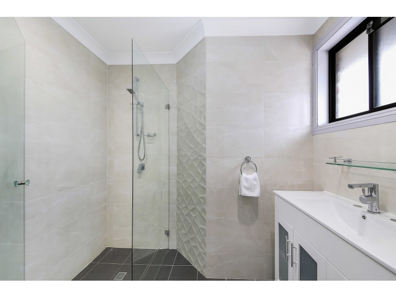 5 Moonbi Close, Greenfield Park NSW 2176