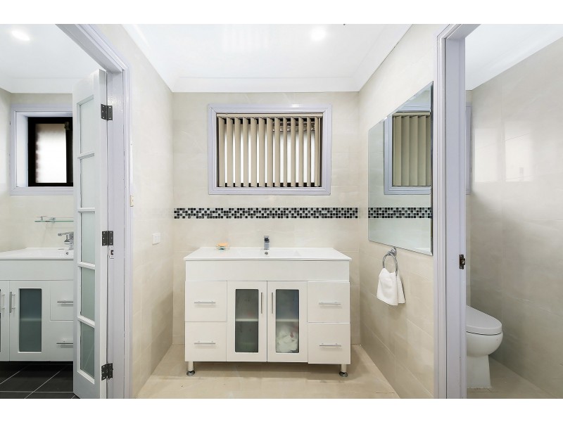 5 Moonbi Close, Greenfield Park NSW 2176