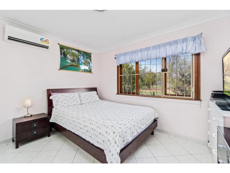 54 Bobin Road, Sadleir NSW 2168