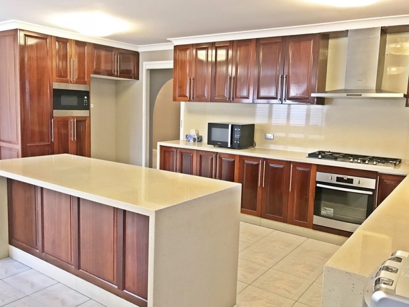 11 Glen Davis Avenue, Bossley Park NSW 2176