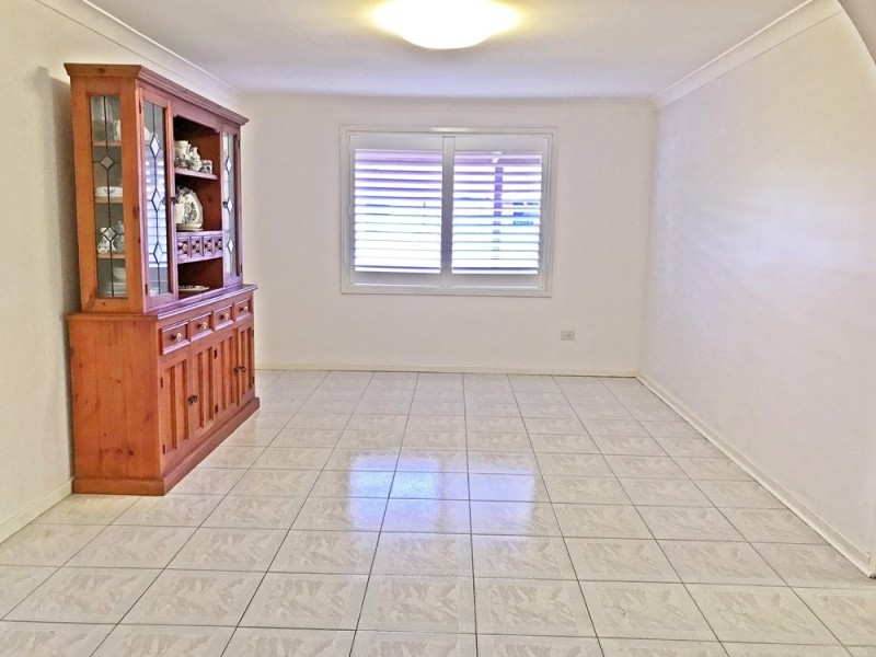 11 Glen Davis Avenue, Bossley Park NSW 2176