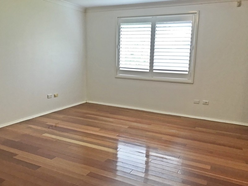 11 Glen Davis Avenue, Bossley Park NSW 2176